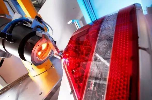 2.激光焊接機(jī)在焊接過程中應(yīng)掌握哪些要點(diǎn)？